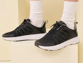 Wanderschuhe & Sportschuhe