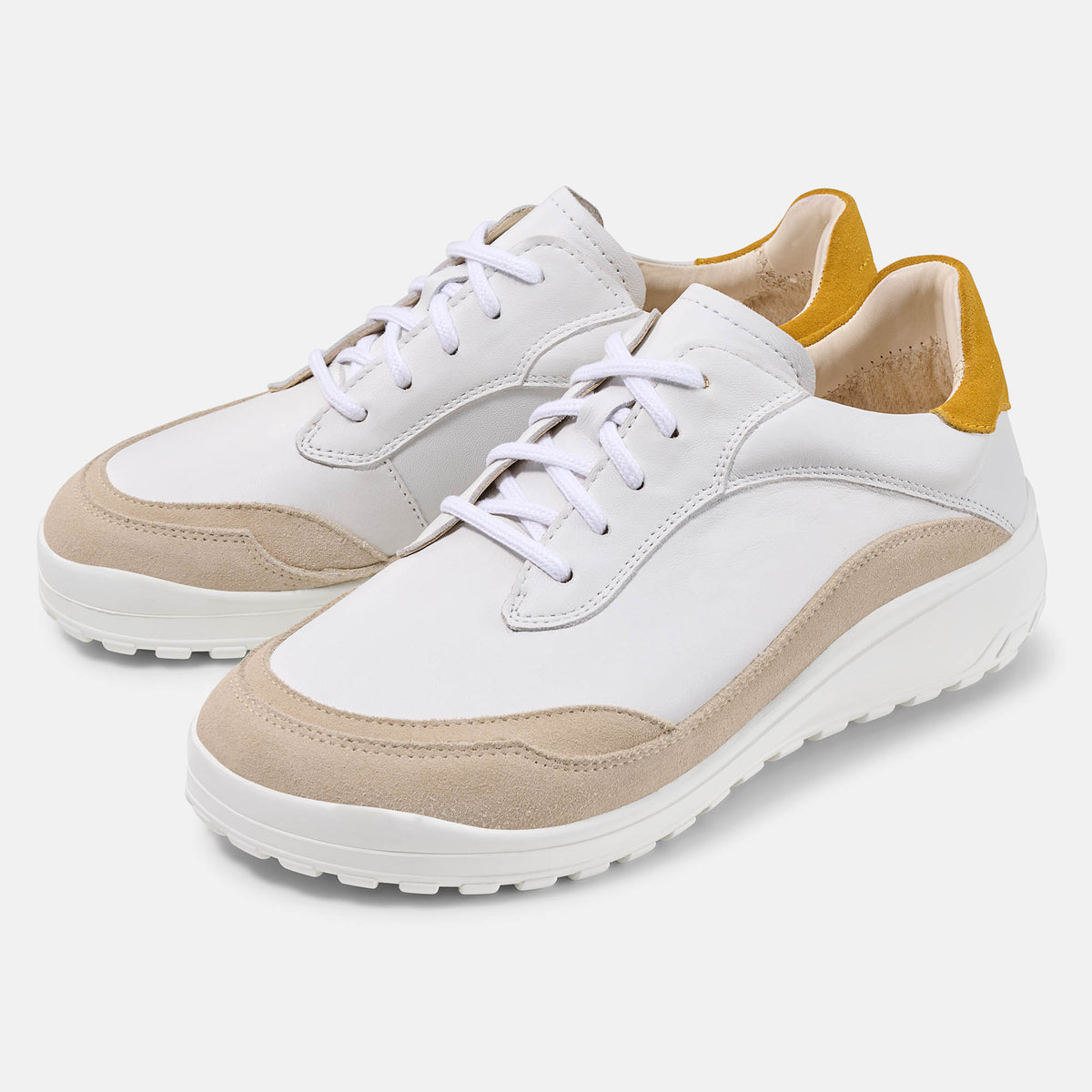 BAER OMN6 main 3055321_damen-schnuerschuh-quinn-in-weisssand_p.jpg